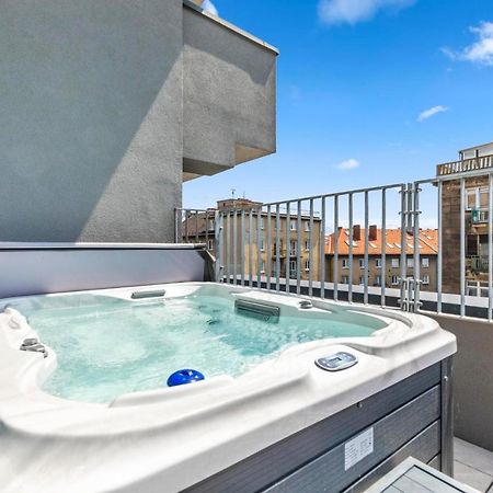 Lam Pink - Jacuzzi - Ac - Ps4 Apartment Bratislava Exterior photo