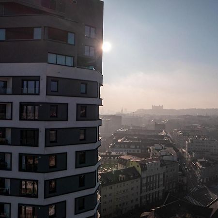 Lam Pink - Jacuzzi - Ac - Ps4 Apartment Bratislava Exterior photo