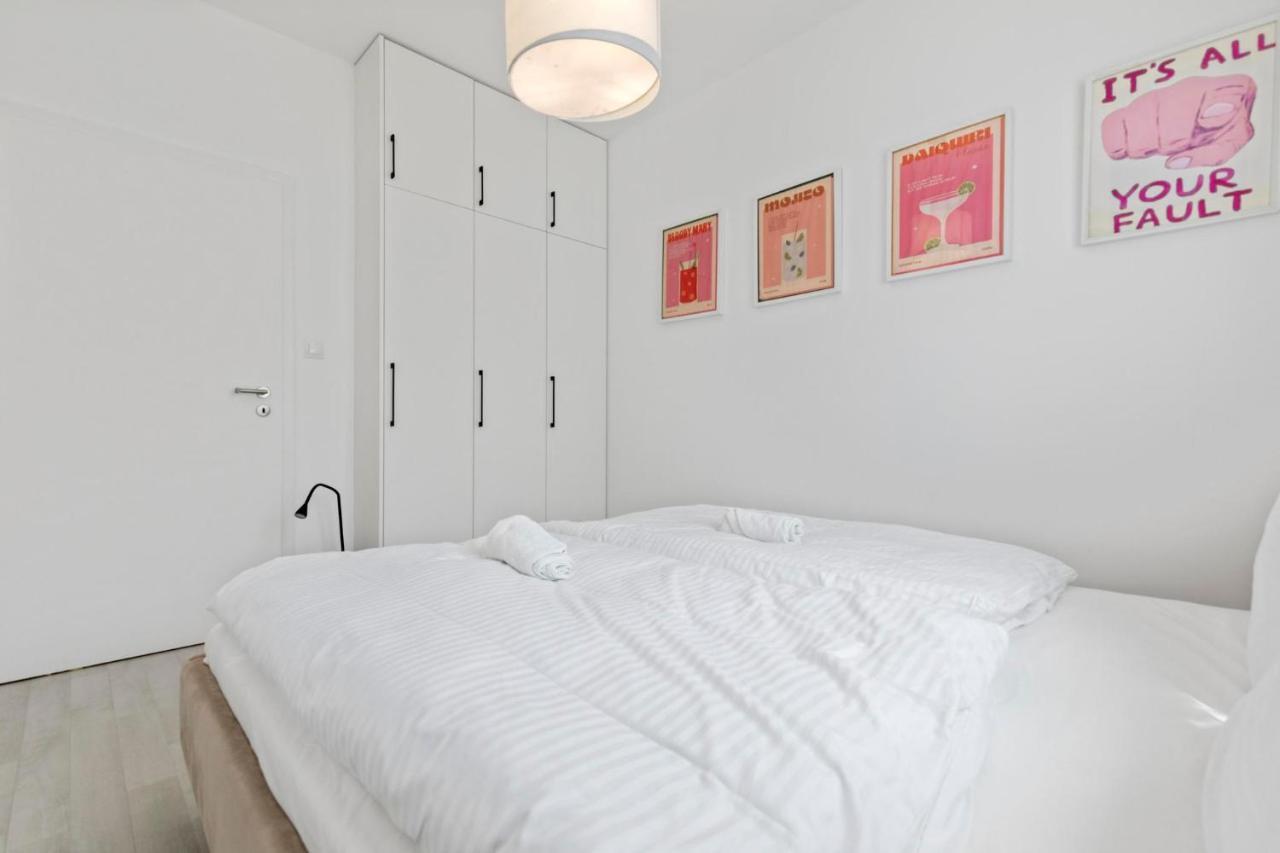Lam Pink - Jacuzzi - Ac - Ps4 Apartment Bratislava Exterior photo