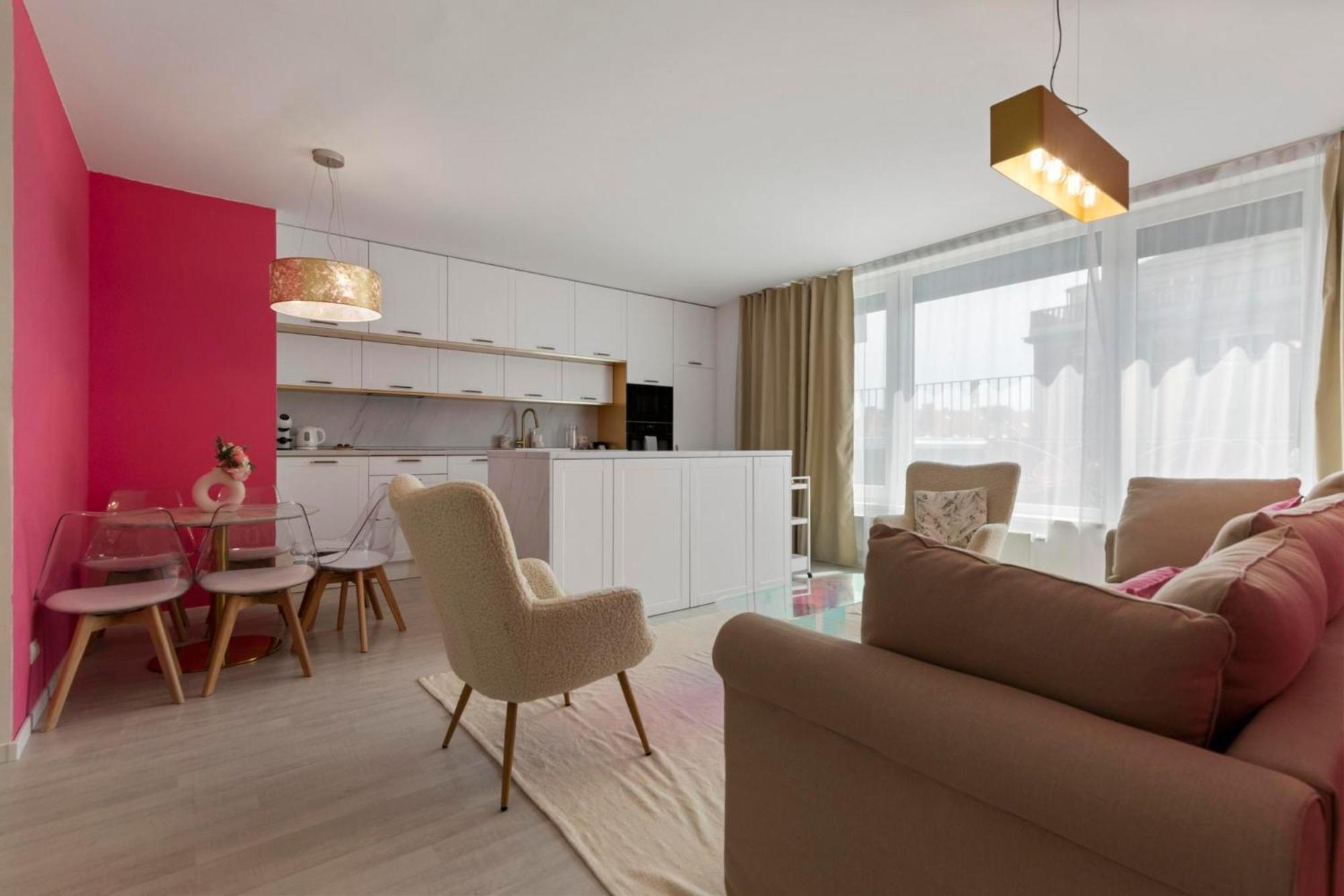 Lam Pink - Jacuzzi - Ac - Ps4 Apartment Bratislava Exterior photo
